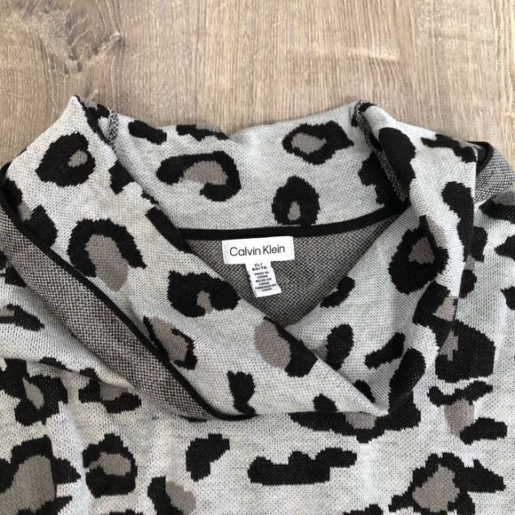 Calvin Klein Leopard Print Cowl Neck Gray Long Sleeve Sweater Top Womens Sz XL - Picture 2 of 10
